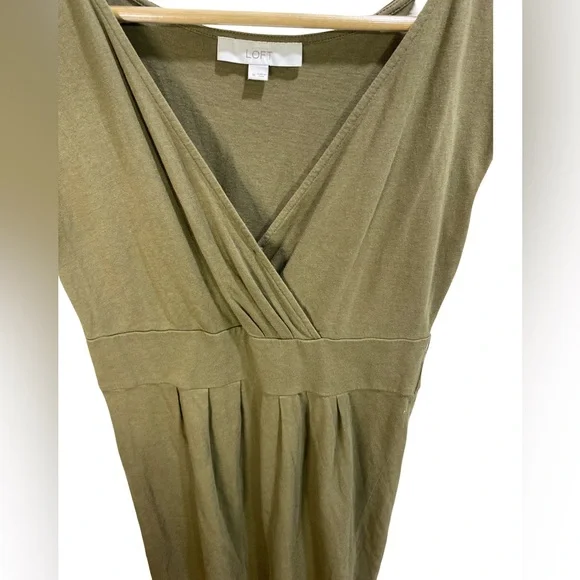 LOFT Olive Green Sleeveless Midi Dress Size M Wrap Style Closet Staple - Picture 3 of 8